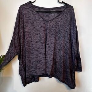 Vera Wang simply Vera woman’s flowy crop top.  Size L​